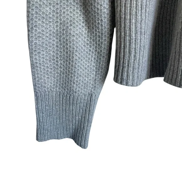 Outerknown Women's Cashmere Waffle Texture Light Gray Crew Neck Sweater Large - Picture 3 of 8